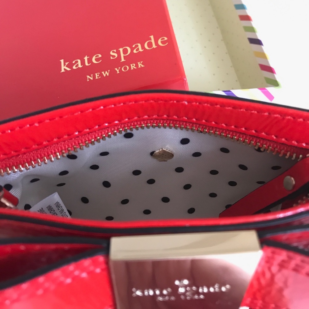 Kate Spade Red Patent Leather Bow Wallet with Gold Logo Plate - Picture 4 of 4